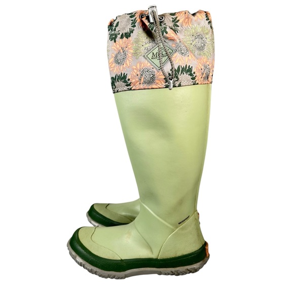 ORIGINAL MUCKBOOT CO Tall Forager Convertible Waterproof Boots in green/ floral - Picture 4 of 11